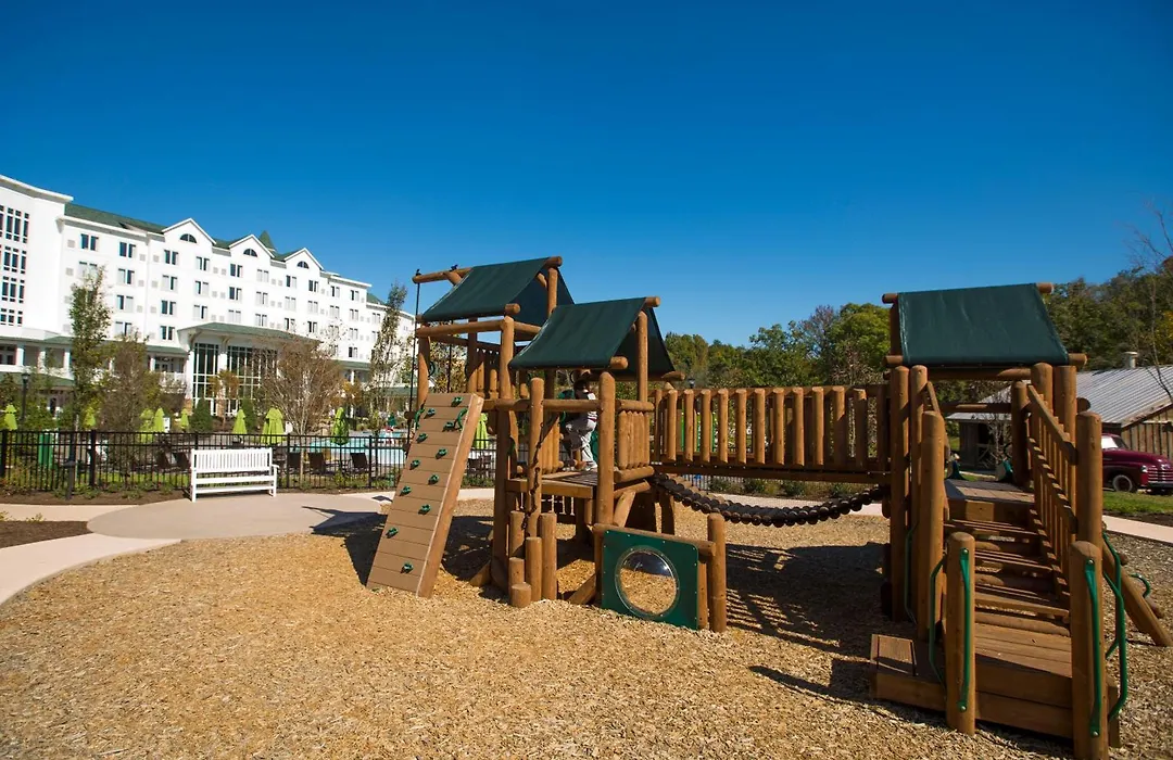 Dollywood'S Dreammore Resort And Spa-1
